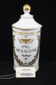 Ong: de Laurier. apothecary jar