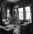 Glensheen's library decorated for Christmas